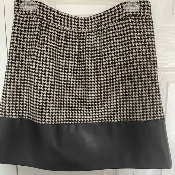 J. Crew Dresses & Skirts - J.Crew Houndstooth mini skirt